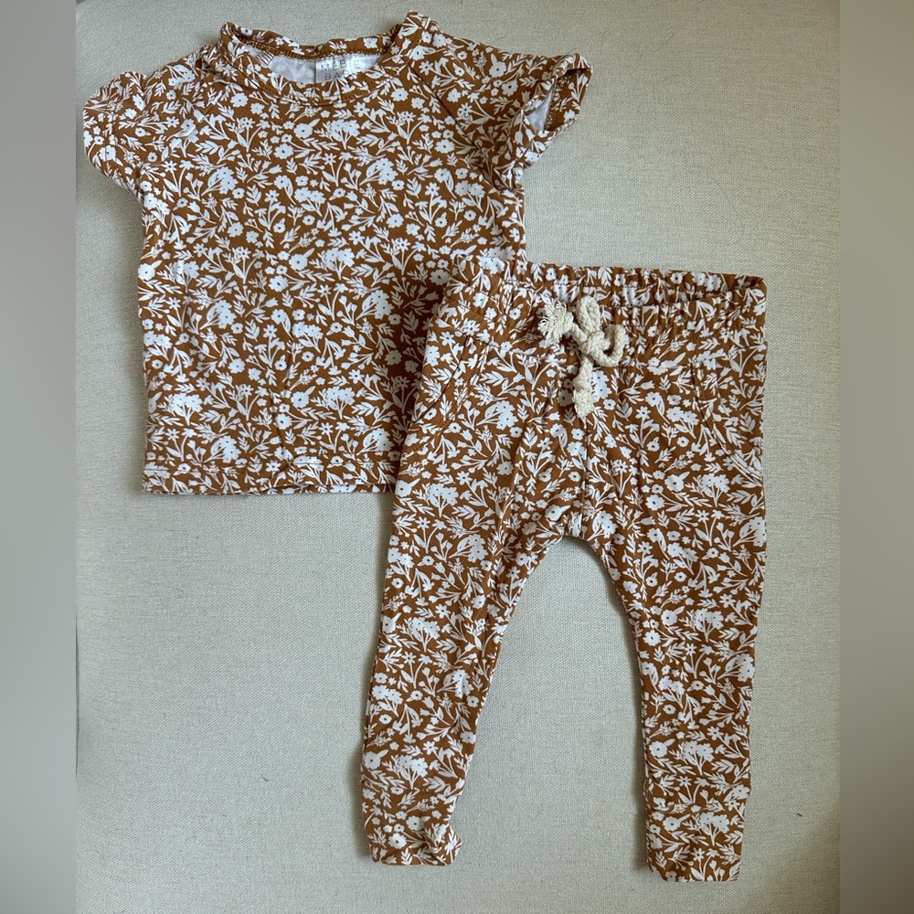 Mebie Baby Shirt & Leggings. 3-6 mo. 95% cotton/5% spandex.